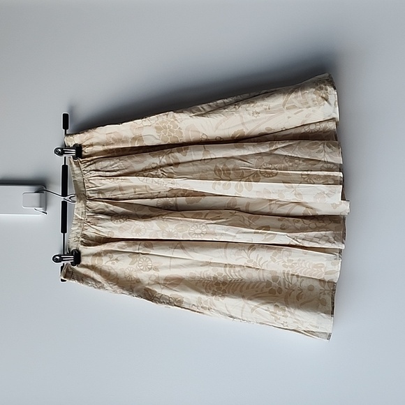 Club Monaco Dresses & Skirts - Club Monaco Knee Length Tonal Floral 100% Cotton A Line Skirt